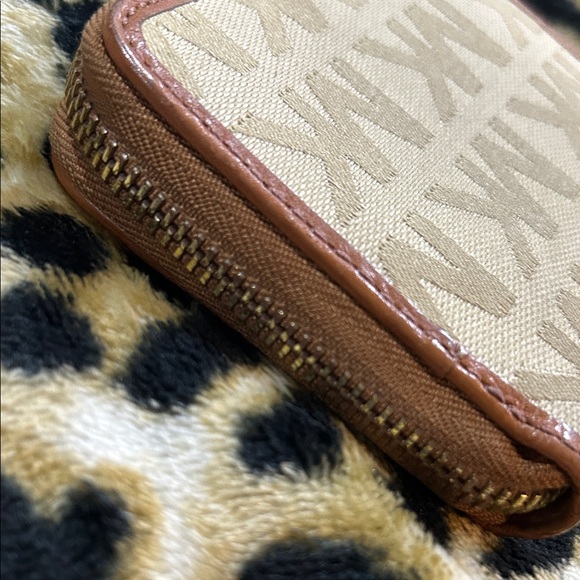 Michael Kors Tan and Gold Logo Small Wallet - Picture 6 of 15